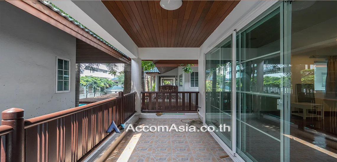6  4 br House for rent and sale in Sukhumvit ,Bangkok BTS Ekkamai at House in Compound 40119