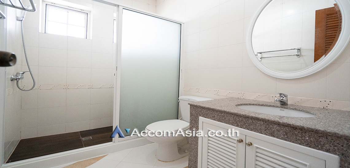 12  4 br House For Rent in Sukhumvit ,Bangkok BTS Ekkamai at House in Compound 40119