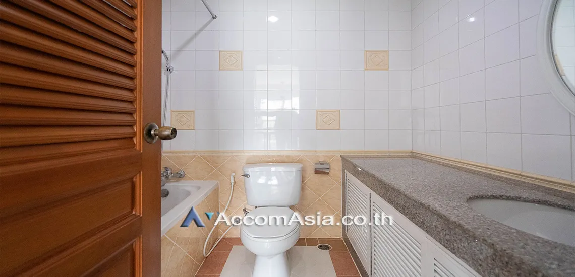 13  4 br House for rent and sale in Sukhumvit ,Bangkok BTS Ekkamai at House in Compound 40119