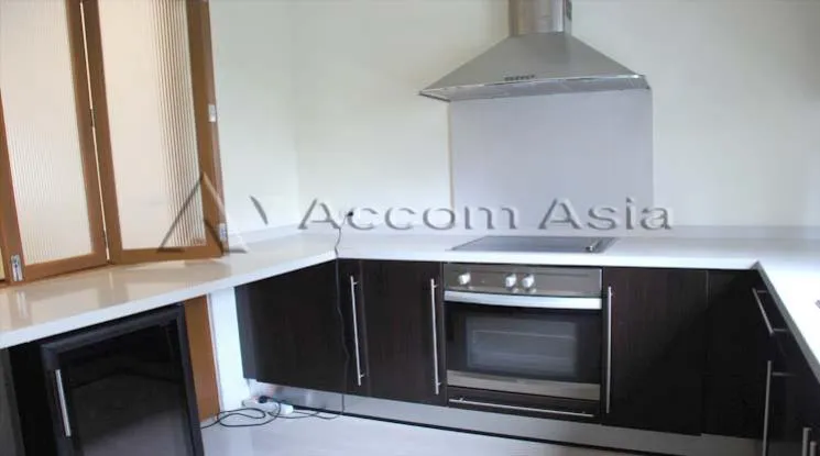 unitPet friendly |  3 Bedrooms  Apartment For Rent in Sathorn, Bangkok  near BTS Chong Nonsi (20947)
