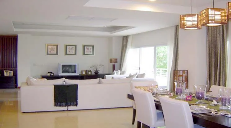 unitPet friendly |  3 Bedrooms  Apartment For Rent in Sathorn, Bangkok  near BTS Chong Nonsi (20948)