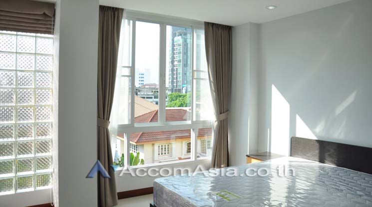 9  2 br Apartment For Rent in Sukhumvit ,Bangkok BTS Ekkamai at Low Rised Building 13002625
