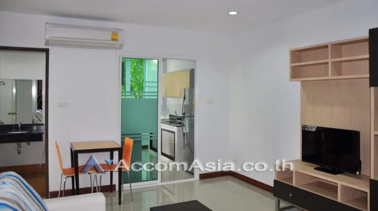  Low Rised Building Apartment  1 Bedroom for Rent BTS Ekkamai in Sukhumvit Bangkok