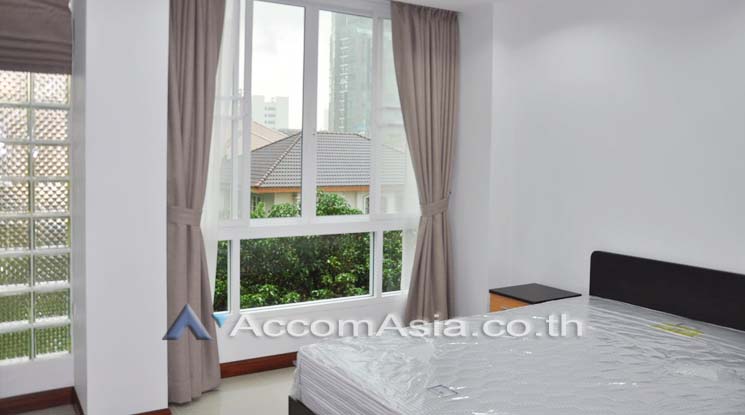8  2 br Apartment For Rent in Sukhumvit ,Bangkok BTS Ekkamai at Low Rised Building 13002630