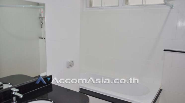 9  2 br Apartment For Rent in Sukhumvit ,Bangkok BTS Ekkamai at Low Rised Building 13002630