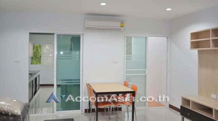  1  2 br Apartment For Rent in Sukhumvit ,Bangkok BTS Ekkamai at Low Rised Building 13002633