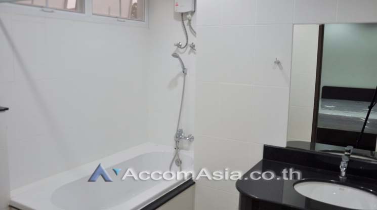 9  2 br Apartment For Rent in Sukhumvit ,Bangkok BTS Ekkamai at Low Rised Building 13002633