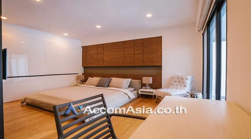 13  3 br House For Rent in Ploenchit ,Bangkok BTS Ploenchit 13002670