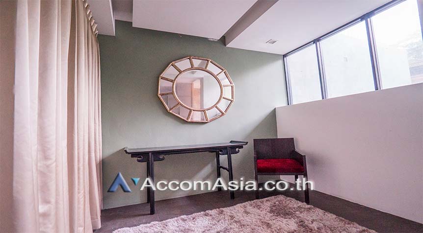 15  3 br House For Rent in Ploenchit ,Bangkok BTS Ploenchit 13002670