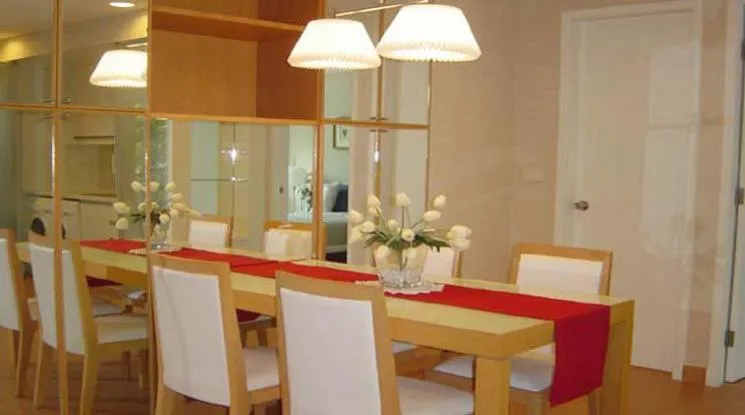 unit 2 Bedrooms  Condominium For Rent in Silom, Bangkok  near MRT Sam Yan (20956)