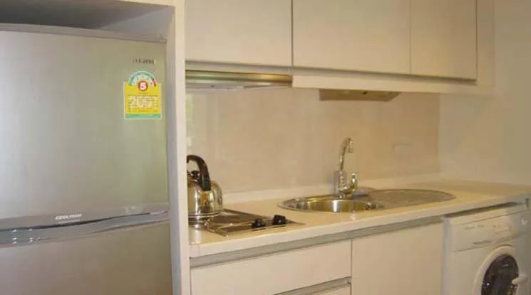 unit 2 Bedrooms  Condominium For Rent in Silom, Bangkok  near MRT Sam Yan (20956)
