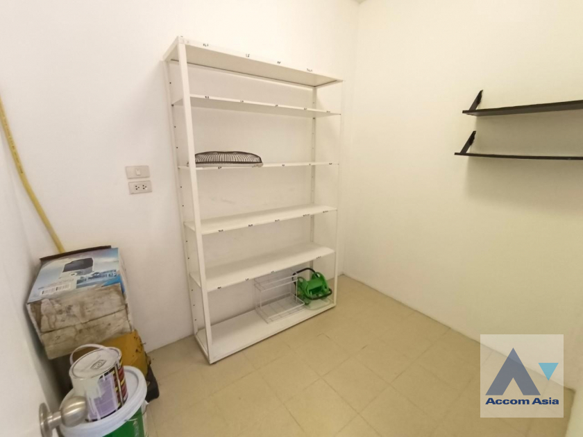 24  3 br House for rent and sale in New Phetchaburi ,Bangkok ARL Ramkhamhaeng AA10032