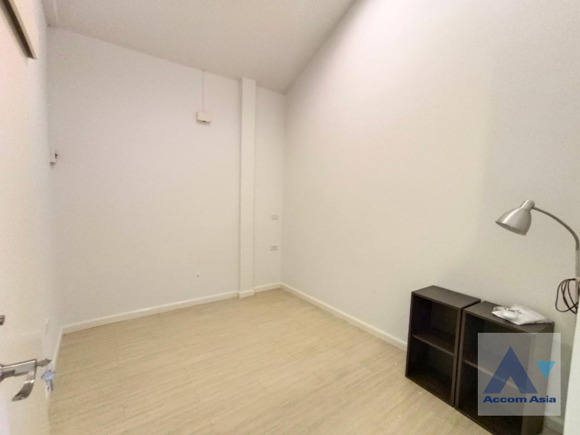 20  3 br House for rent and sale in New Phetchaburi ,Bangkok ARL Ramkhamhaeng AA10032