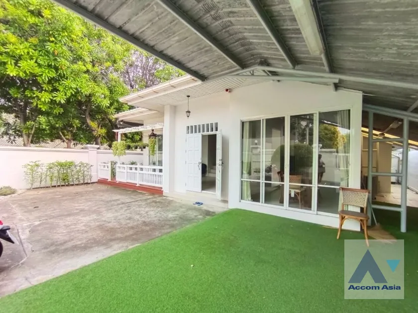 unitPet friendly |  3 Bedrooms  House For Rent & Sale in New Phetchaburi, Bangkok  near ARL Ramkhamhaeng (AA10032)
