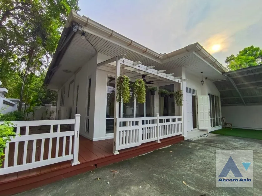 unitPet friendly |  3 Bedrooms  House For Rent & Sale in New Phetchaburi, Bangkok  near ARL Ramkhamhaeng (AA10032)
