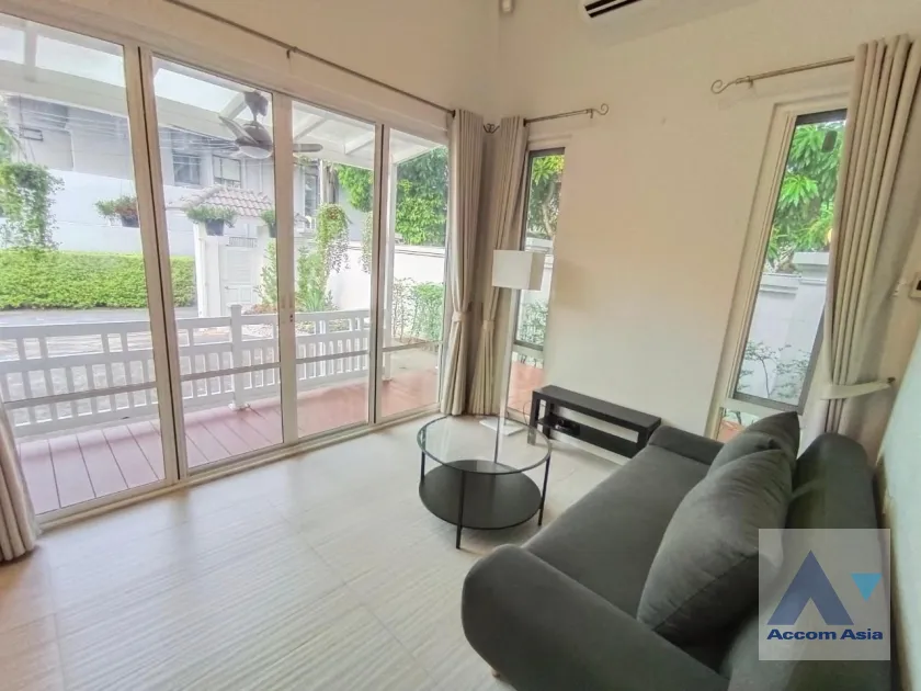 unitPet friendly |  3 Bedrooms  House For Rent & Sale in New Phetchaburi, Bangkok  near ARL Ramkhamhaeng (AA10032)