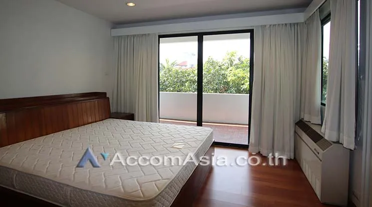 7  3 br Apartment for rent and sale in Ploenchit ,Bangkok BTS Ploenchit - MRT Lumphini at Low rised Apartment in Ruamrudee AA10036