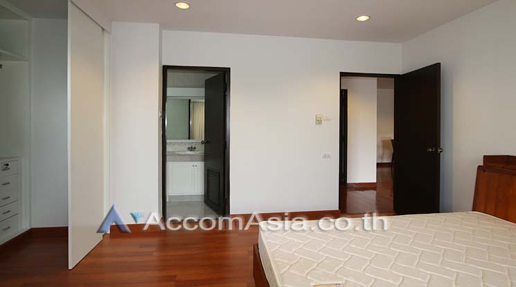 8  3 br Apartment for rent and sale in Ploenchit ,Bangkok BTS Ploenchit - MRT Lumphini at Low rised Apartment in Ruamrudee AA10036