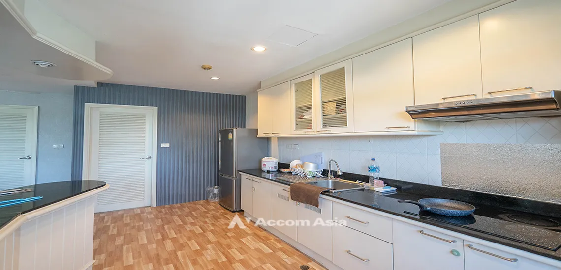 unit 3 Bedrooms  Condominium For Rent in Sukhumvit, Bangkok  near BTS Phrom Phong (AA10100)