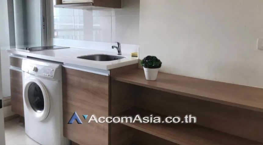 unit 1 Bedroom  Condominium For Sale in Ratchadaphisek, Bangkok  near MRT Ratchadaphisek (AA10111)