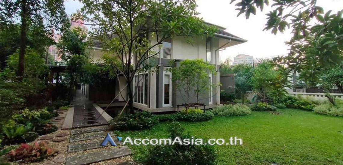  1  3 br House For Rent in Sukhumvit ,Bangkok MRT Sukhumvit - BTS Asok at House in Compound AA10114