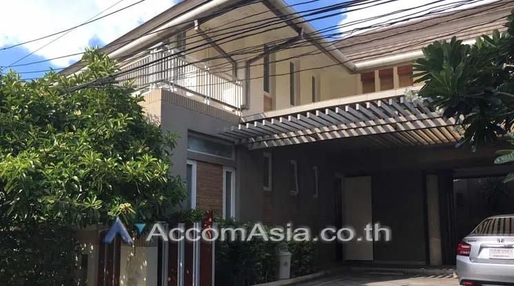 unitPet friendly |  3 Bedrooms  House For Rent in Sukhumvit, Bangkok  near MRT Sukhumvit - BTS Asok (AA10114)