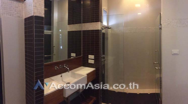 11  3 br House For Rent in Sukhumvit ,Bangkok MRT Sukhumvit - BTS Asok at House in Compound AA10114
