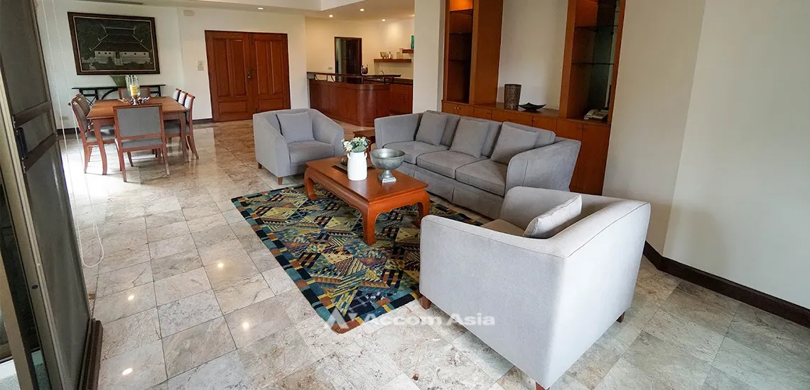 unit 3 Bedrooms  Apartment For Rent in Sukhumvit, Bangkok  near BTS Phrom Phong (AA10127)