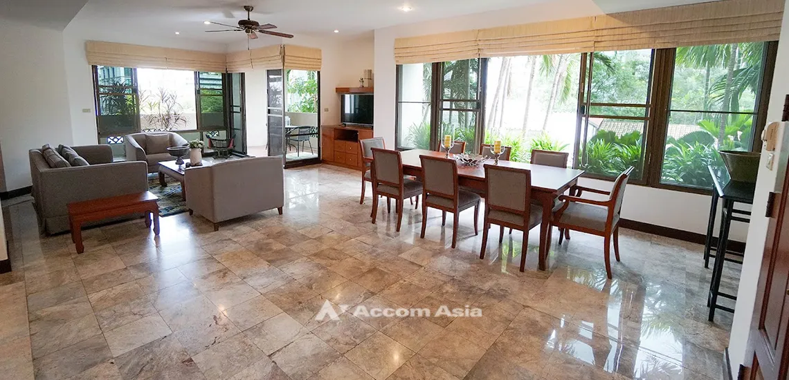 unit 3 Bedrooms  Apartment For Rent in Sukhumvit, Bangkok  near BTS Phrom Phong (AA10127)