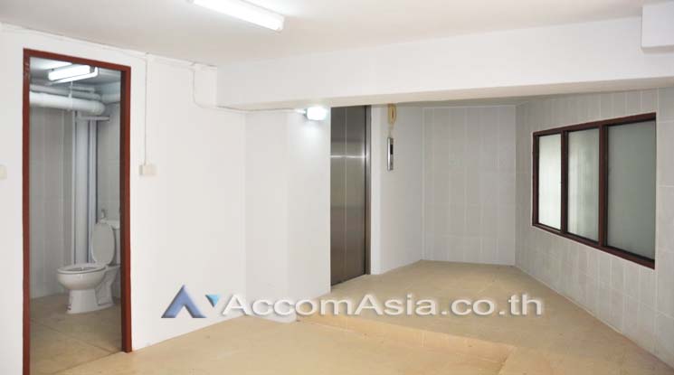 12  Shophouse For Sale in Sukhumvit ,Bangkok MRT Khlong Toei AA10136