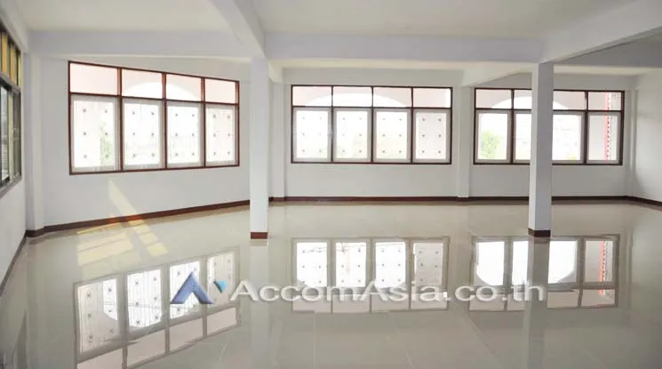  1  Shophouse For Sale in Sukhumvit ,Bangkok MRT Khlong Toei AA10136