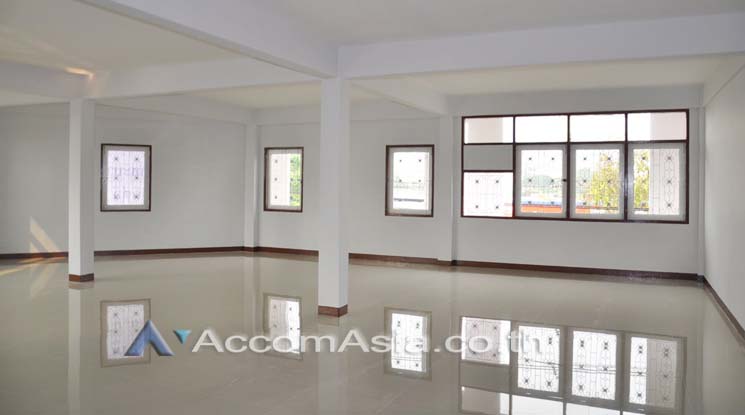 5  Shophouse For Sale in Sukhumvit ,Bangkok MRT Khlong Toei AA10136