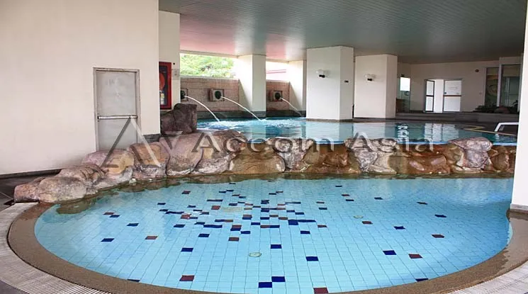 unit 2 Bedrooms  Condominium For Sale in Phaholyothin, Bangkok  near BTS Ari - BTS Phaya Thai (AA10174)