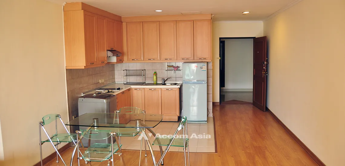 unit 2 Bedrooms  Condominium For Rent in Sathorn, Bangkok  near BTS Sala Daeng - MRT Lumphini (AA10190)