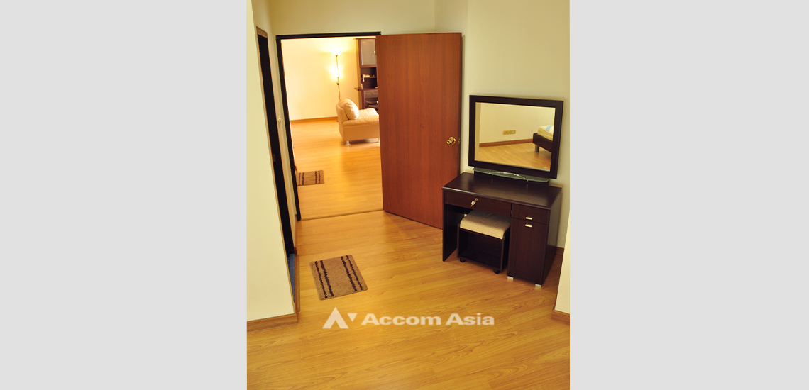 10  2 br Condominium For Rent in Sathorn ,Bangkok BTS Sala Daeng - MRT Lumphini at Sathorn Gardens AA10190