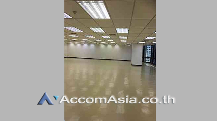  1  Office Space For Rent in Sukhumvit ,Bangkok MRT Khlong Toei - BTS Phrom Phong at Sirinrat Building AA10201