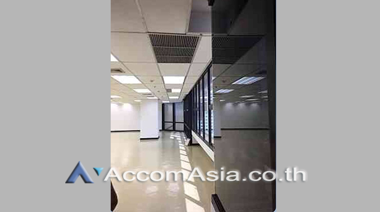  1  Office Space For Rent in Sukhumvit ,Bangkok MRT Khlong Toei - BTS Phrom Phong at Sirinrat Building AA10201