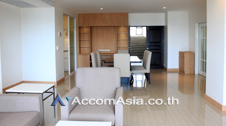  1  3 br Apartment For Rent in Sukhumvit ,Bangkok BTS Ekkamai at High-Rise Living with a Large Balcony Apartment in Ekkamai 10253