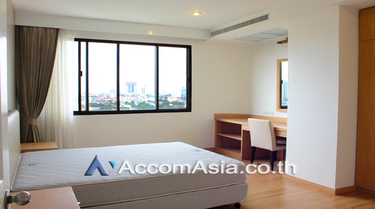 6  3 br Apartment For Rent in Sukhumvit ,Bangkok BTS Ekkamai at High-Rise Living with a Large Balcony Apartment in Ekkamai 10253