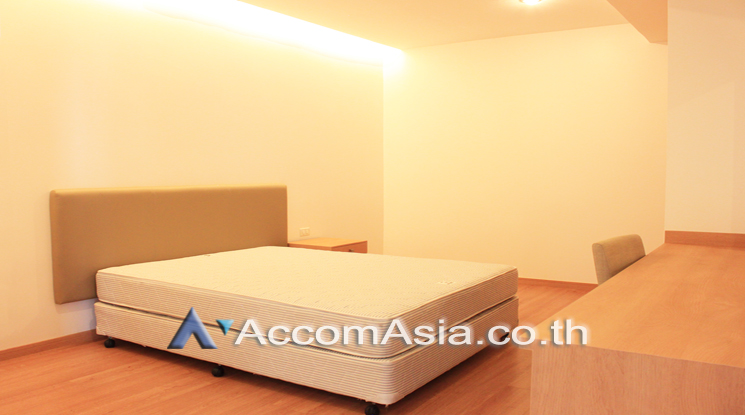 10  3 br Apartment For Rent in Sukhumvit ,Bangkok BTS Ekkamai at High-Rise Living with a Large Balcony Apartment in Ekkamai 10253