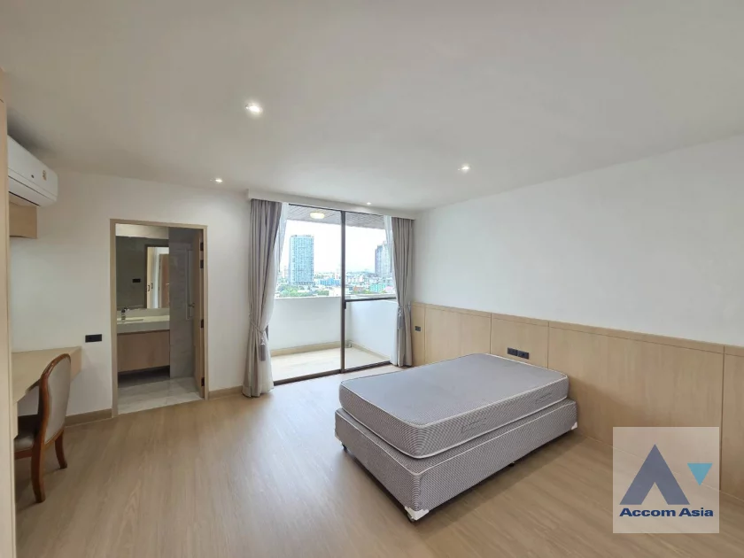 10  3 br Apartment For Rent in Sukhumvit ,Bangkok BTS Thong Lo at Perfect For A Big Family AA10265