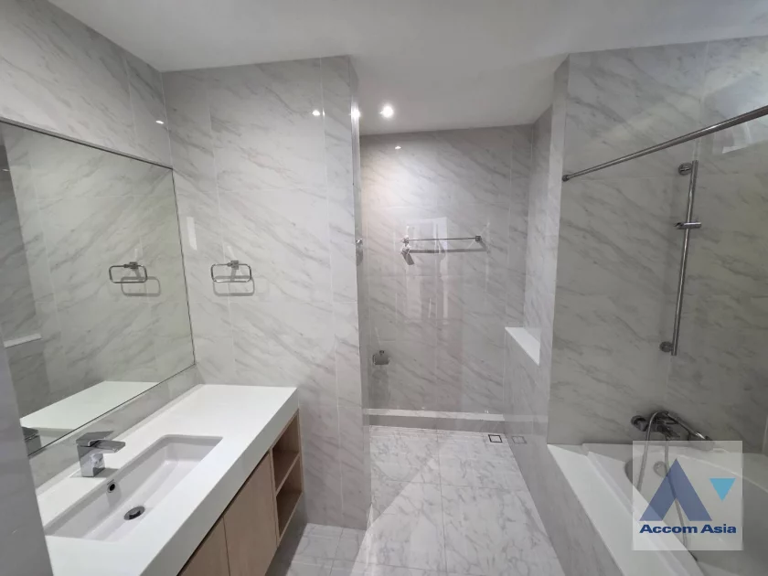 13  3 br Apartment For Rent in Sukhumvit ,Bangkok BTS Thong Lo at Perfect For A Big Family AA10265