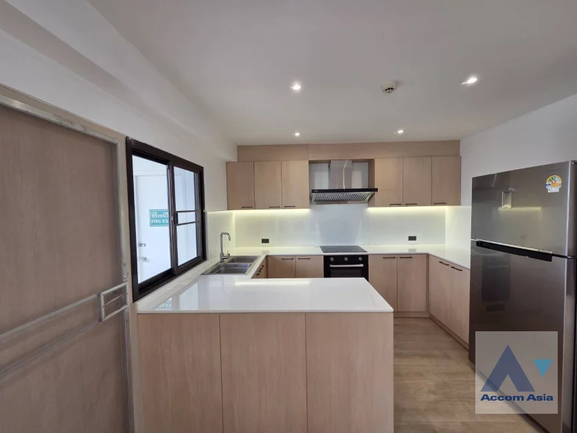 5  3 br Apartment For Rent in Sukhumvit ,Bangkok BTS Thong Lo at Perfect For A Big Family AA10265