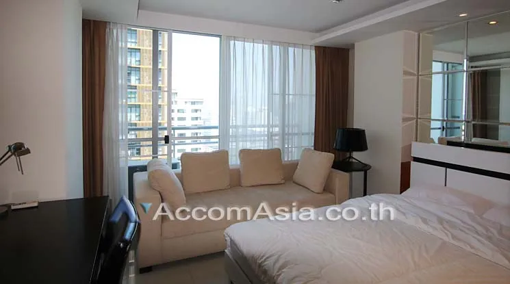 unitDuplex Condo |  2 Bedrooms  Condominium For Rent in Ploenchit, Bangkok  near BTS Ratchadamri (AA10331)