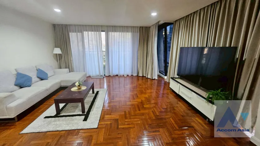 unit 2 Bedrooms  Condominium For Rent in Ploenchit, Bangkok  near BTS Chitlom (AA10332)