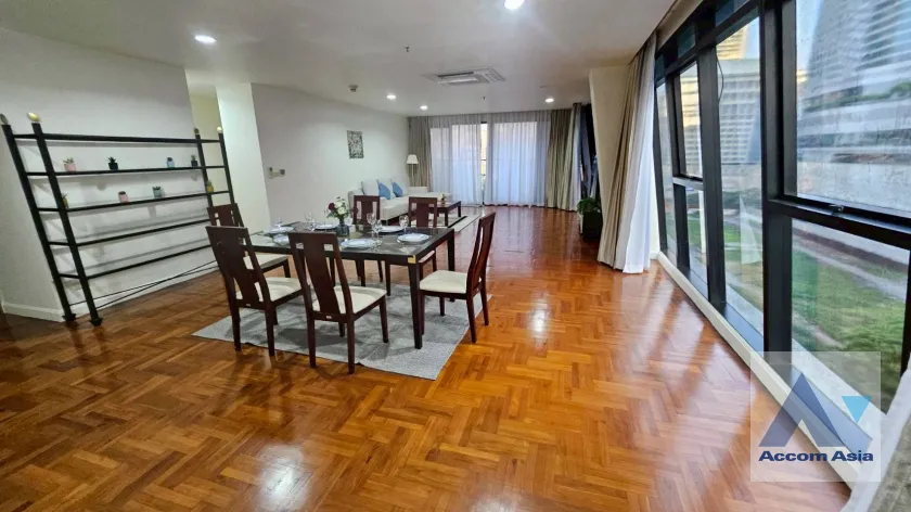unit 2 Bedrooms  Condominium For Rent in Ploenchit, Bangkok  near BTS Chitlom (AA10332)