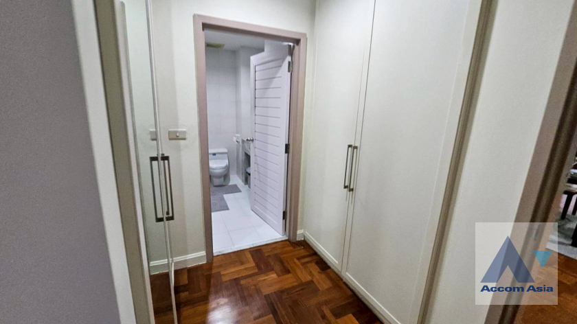 11  2 br Condominium For Rent in Ploenchit ,Bangkok BTS Chitlom at New House AA10332