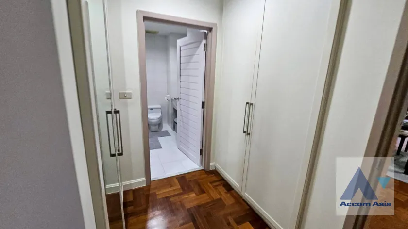 11  2 br Condominium For Rent in Ploenchit ,Bangkok BTS Chitlom at New House AA10332