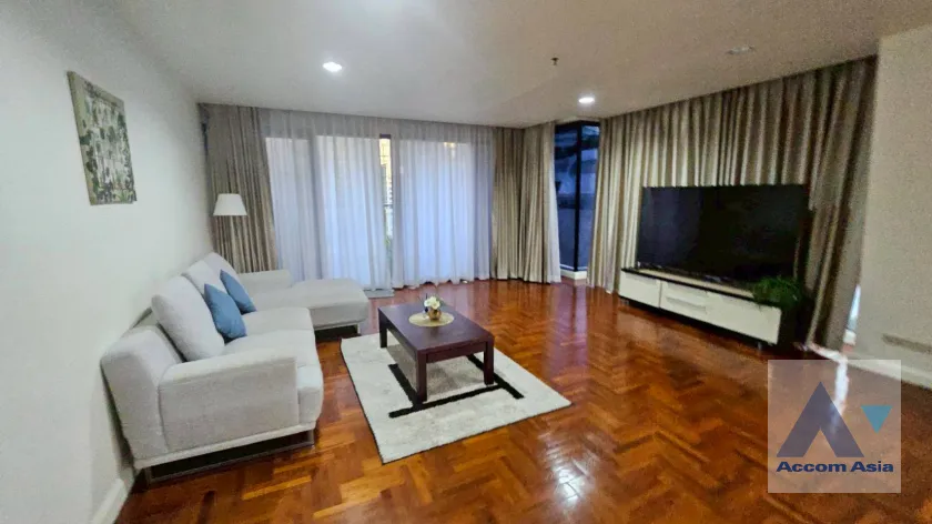 unit 2 Bedrooms  Condominium For Rent in Ploenchit, Bangkok  near BTS Chitlom (AA10332)