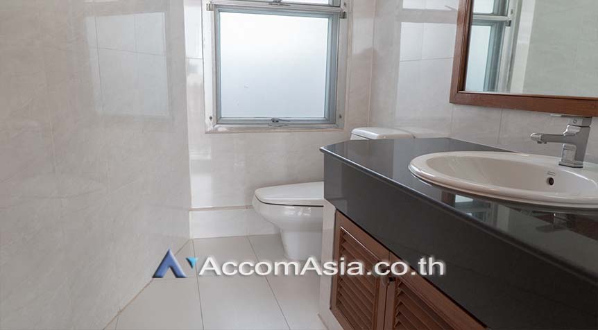 6  4 br Apartment For Rent in Sukhumvit ,Bangkok MRT Sukhumvit - BTS Asok at Newly renovated modern style living place AA10416
